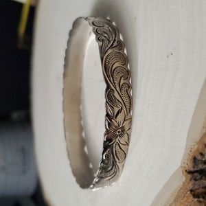 Watch Video / Sterling Silver 925 Plumeria Scrollwork Bangle Bracelet